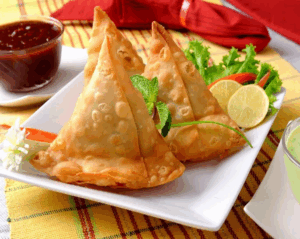 Beautiful image of delicious samosas.